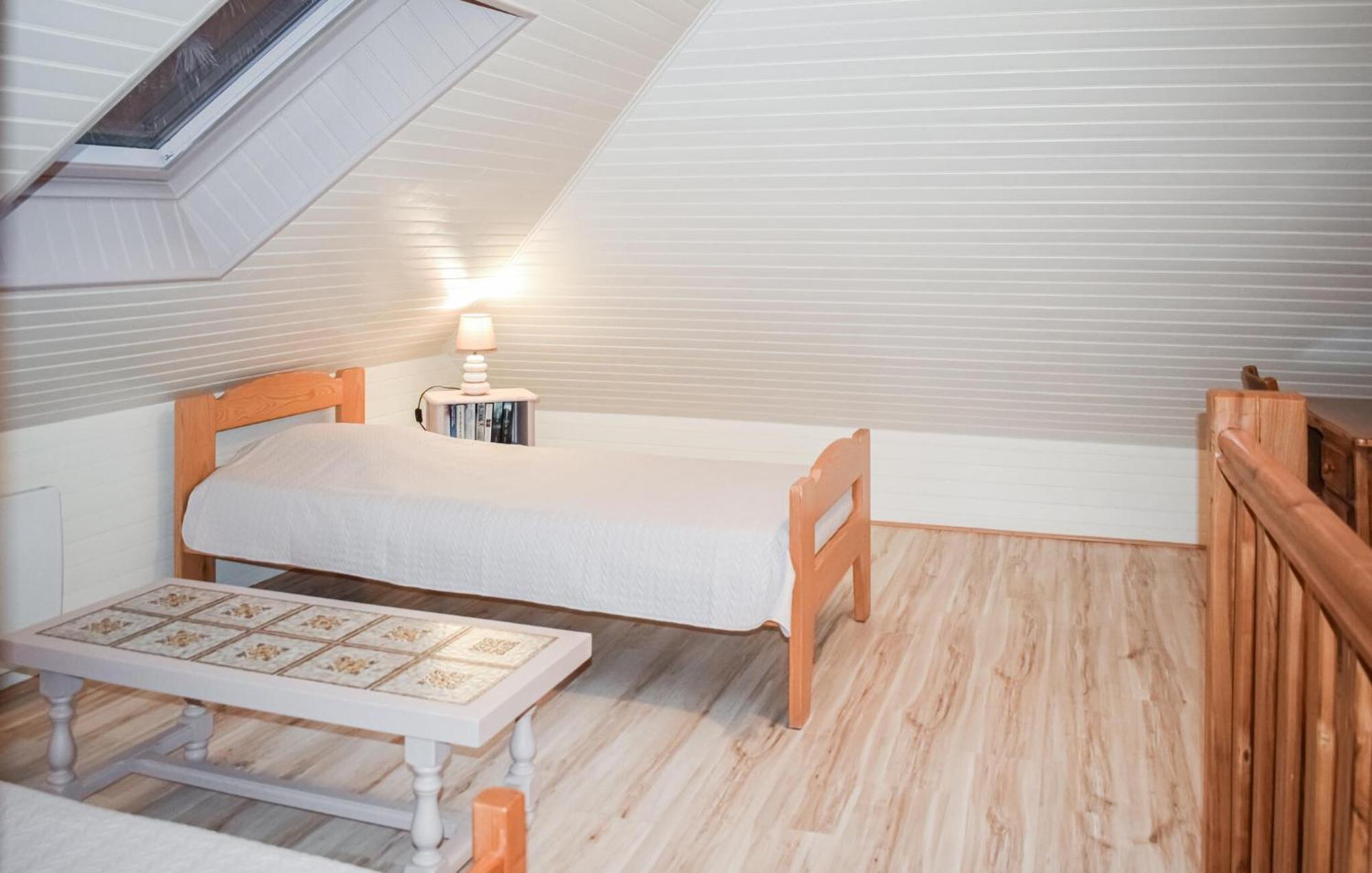 3 Bedroom Awesome Home In Lézardrieux Exteriör bild